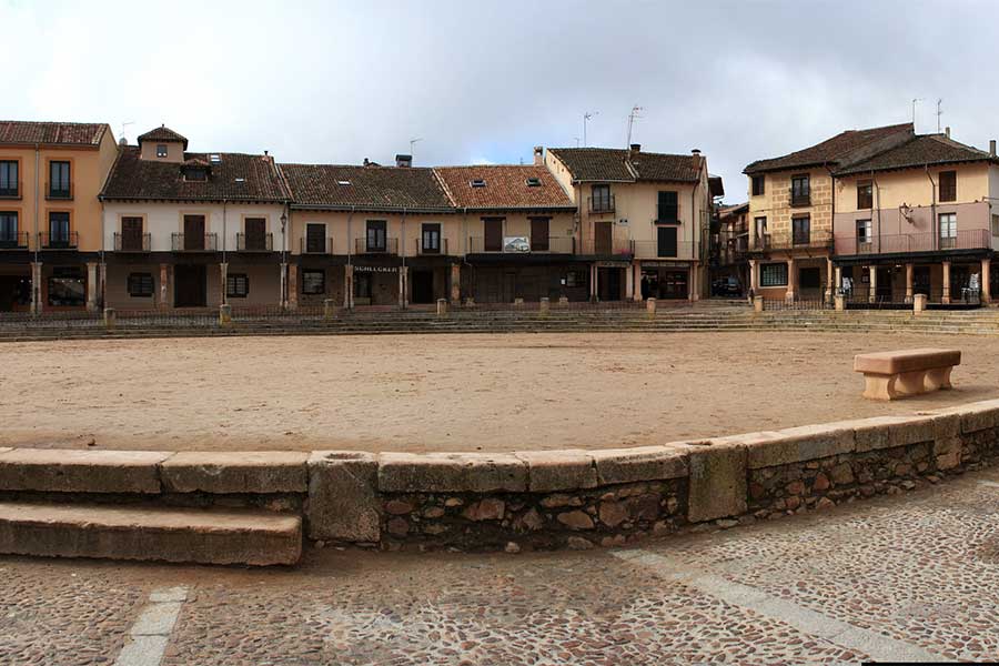 Casa Rural Villa Pedraza (Segovia). Riaza está a 40 Km